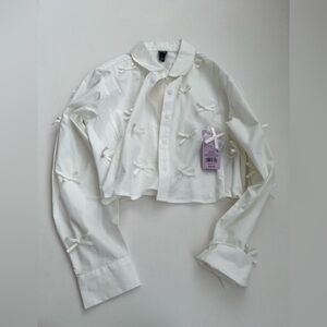 Wild Fable White Bow-Embellished Long Sleeve Crop Top.